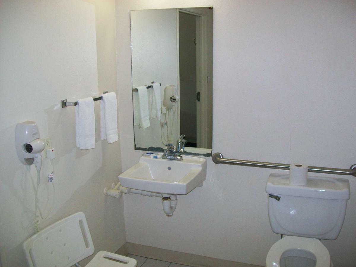 Americas Best Value Inn Kinder Exterior photo